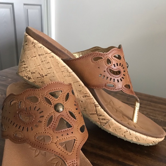 Skechers Shoes - Skechers Beverlee Luxe Foam Sandals Size 8